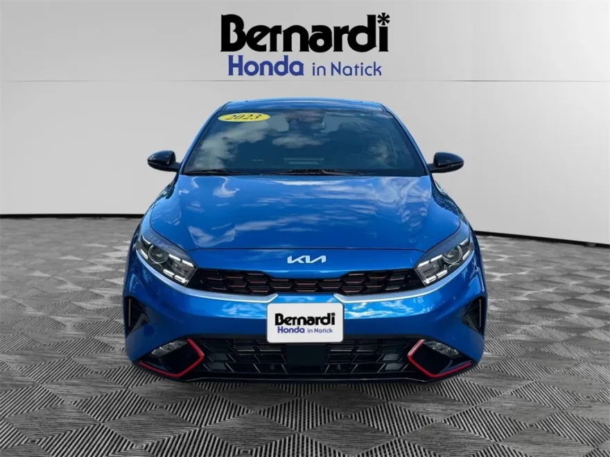 2023 Kia Forte GT-Line photo 1