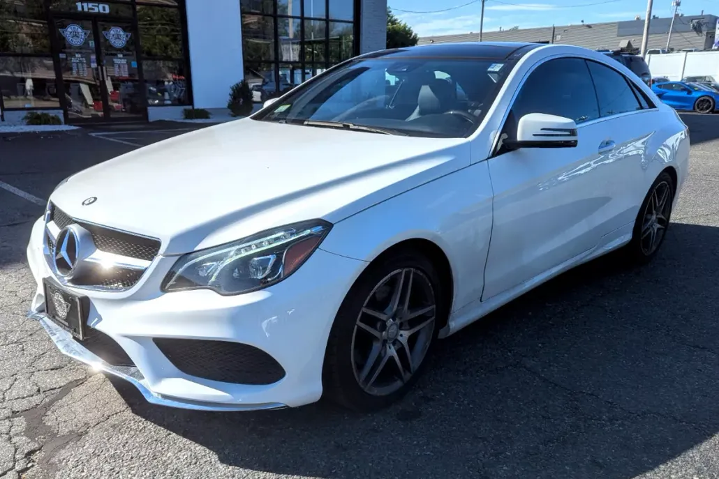 2016 Mercedes Benz E 400 4MATIC photo 1
