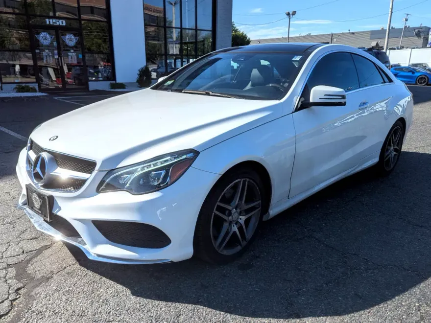 2016 Mercedes Benz E 400 4MATIC photo 1