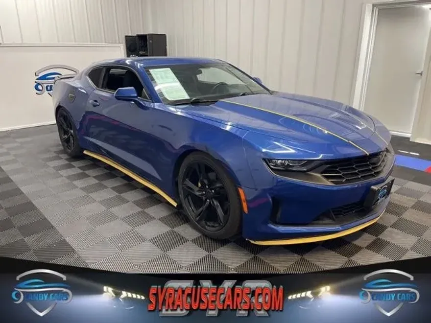 2019 Chevrolet Camaro 1LT photo 1
