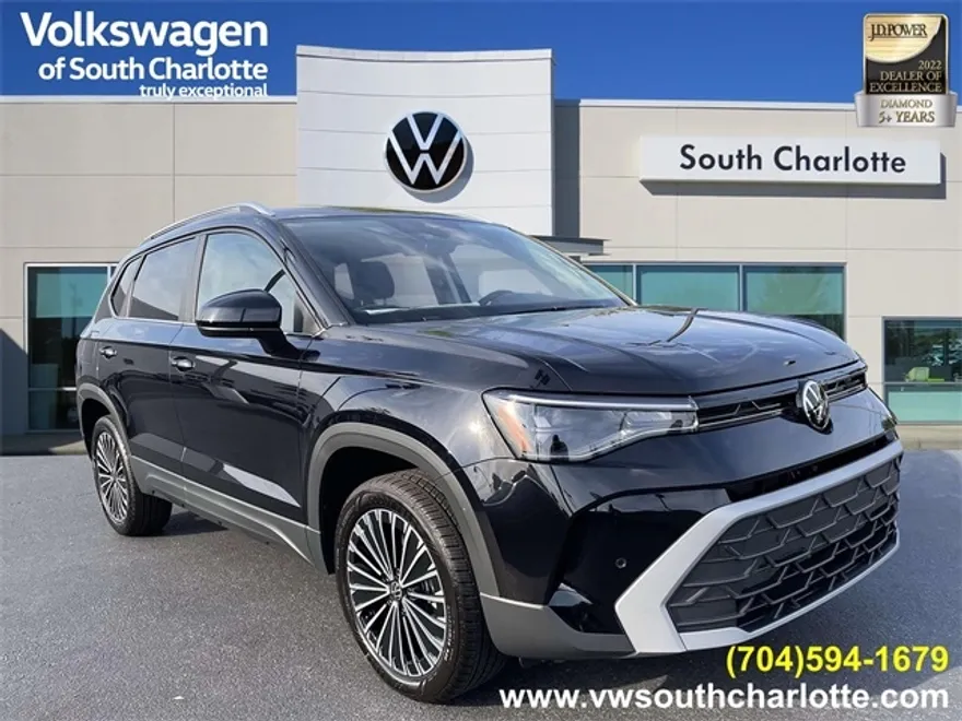 2025 Volkswagen Taos SE photo 1