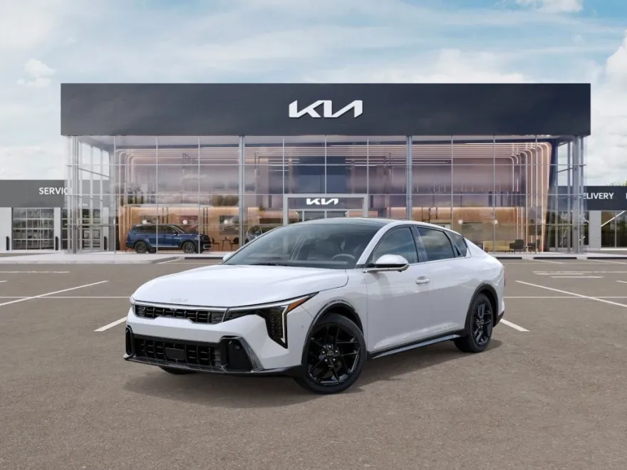 2025 Kia K4 GT-Line Turbo photo 1