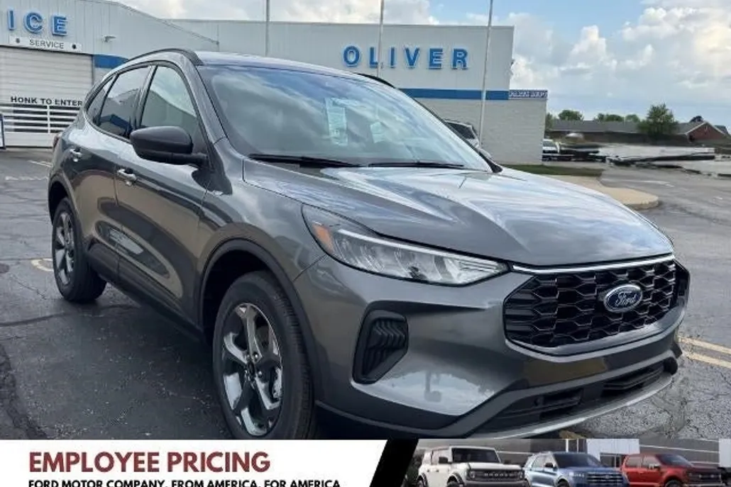2025 Ford Escape ST-Line photo 1