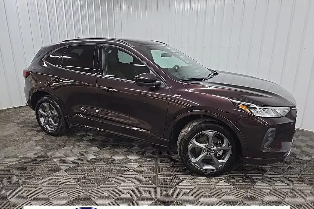 2023 Ford Escape ST-Line Select photo 1