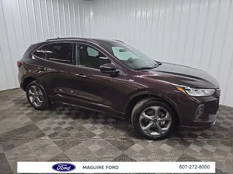 2023 Ford Escape ST-Line Select photo 1