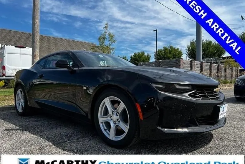 2022 Chevrolet Camaro 1LT photo 1