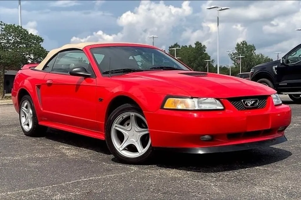 2000 Ford Mustang GT photo 1