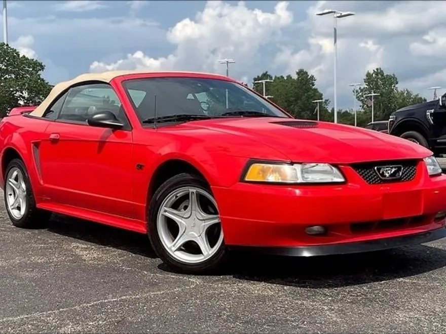 2000 Ford Mustang GT photo 1
