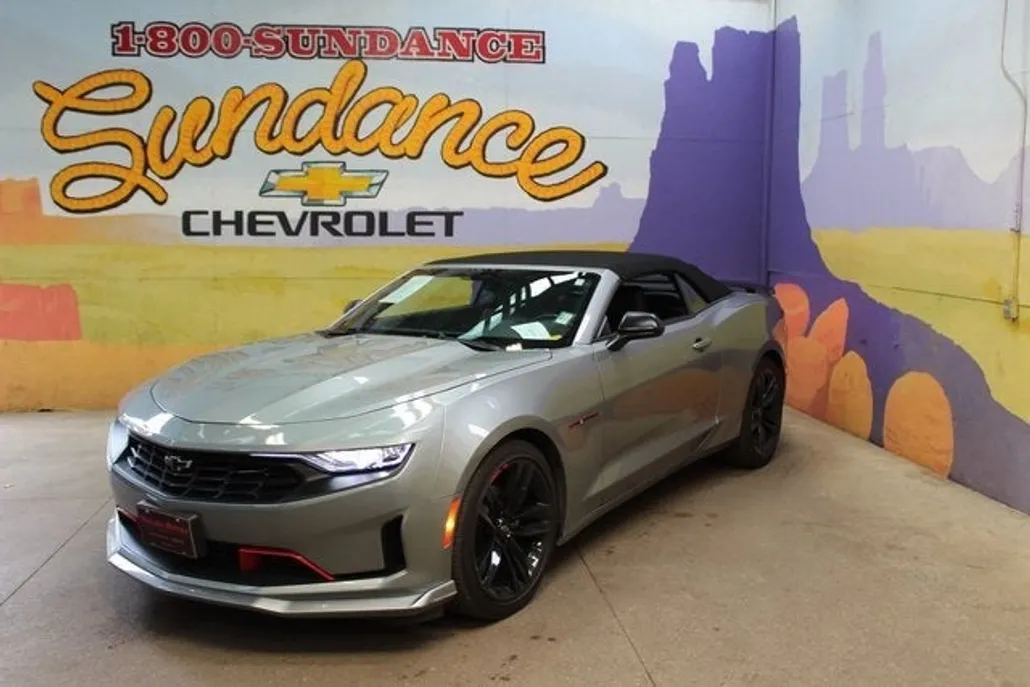 2023 Chevrolet Camaro 2LT photo 1