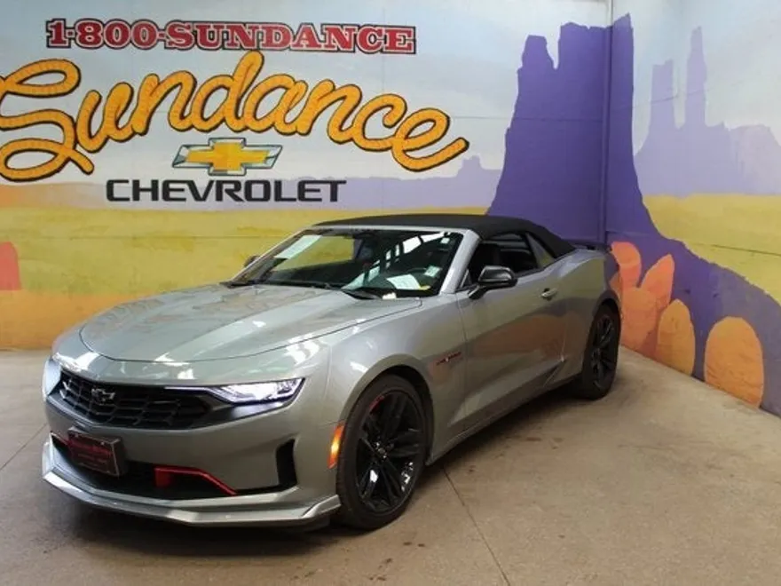 2023 Chevrolet Camaro 2LT photo 1