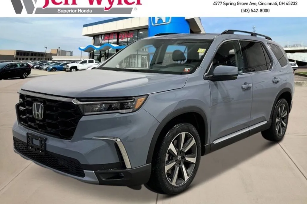 2025 Honda Pilot Touring photo 1