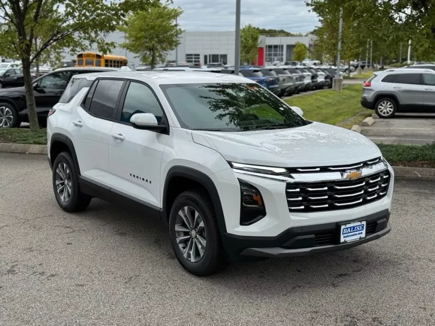 2026 Chevrolet Equinox LT photo 1