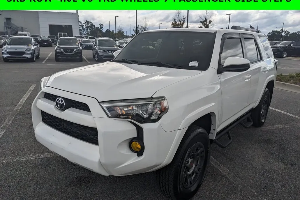 2019 Toyota 4Runner SR5 2WD photo 1