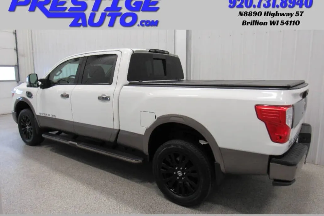 2019 Nissan Titan Platinum Reserve photo 1