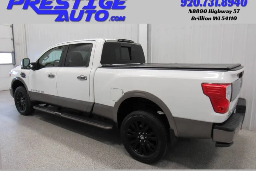 2019 Nissan Titan Platinum Reserve photo 1