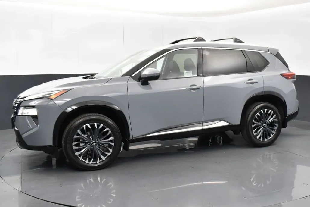2025 Nissan Rogue Platinum photo 1