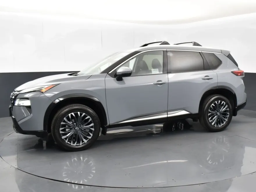 2025 Nissan Rogue Platinum photo 1