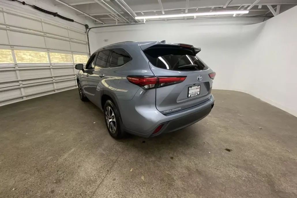 2021 Toyota Highlander Hybrid XLE photo 1