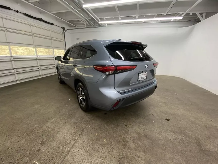 2021 Toyota Highlander Hybrid XLE photo 1