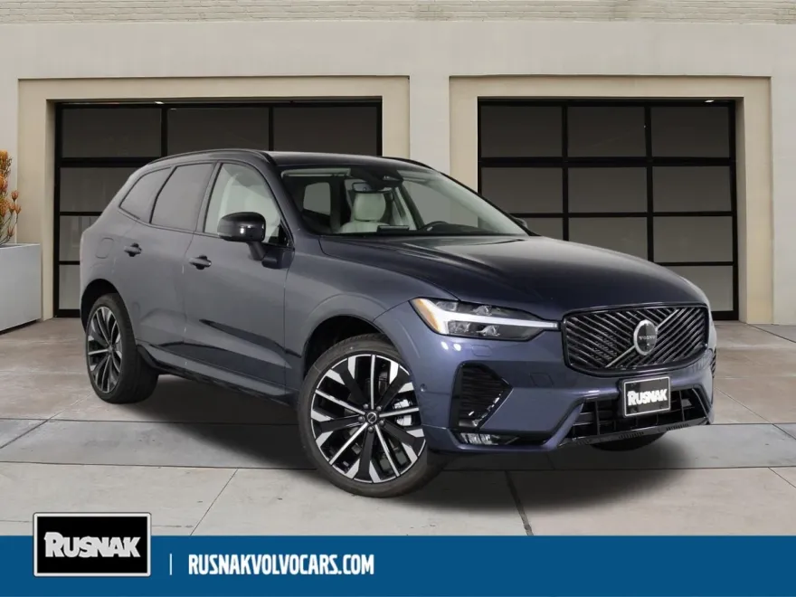 2026 Volvo XC60 B5 photo 1