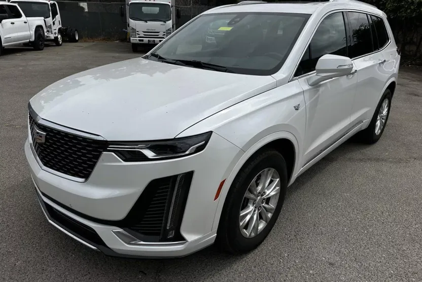2022 Cadillac XT6 Luxury photo 1