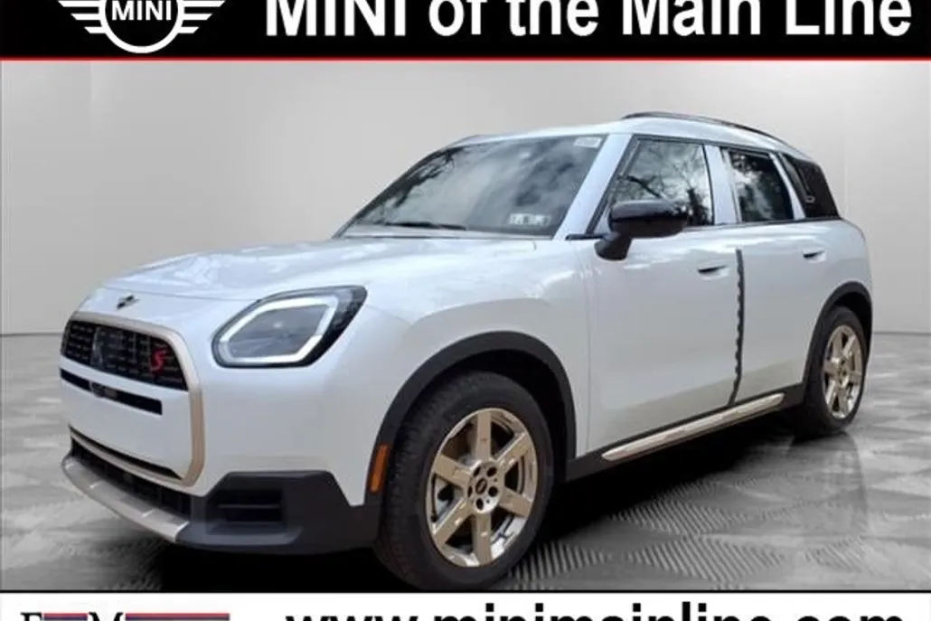 2025 Mini Countryman Iconic photo 1