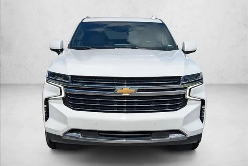 2023 Chevrolet Suburban LT photo 1