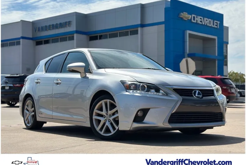 2015 Lexus CT 200h photo 1