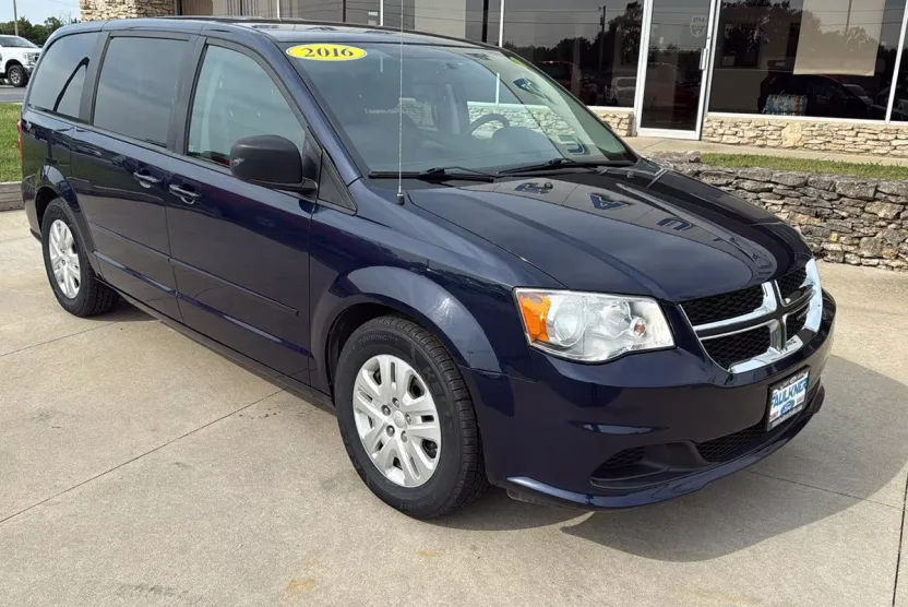 2016 Dodge Grand Caravan SE photo 1