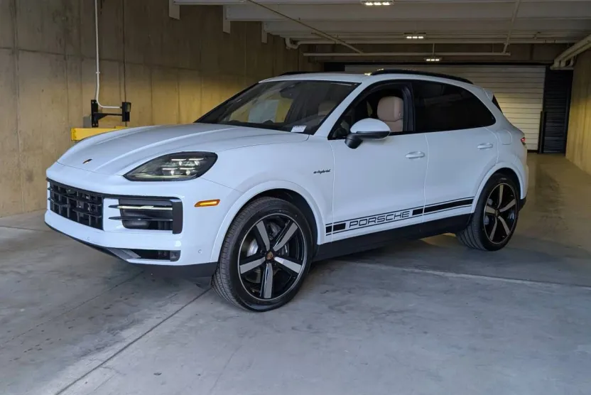 2026 Porsche Cayenne E-Hybrid photo 1