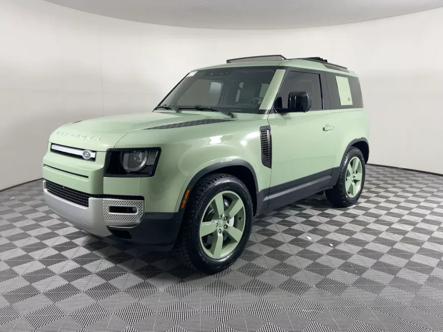 2023 Land Rover Defender photo 1