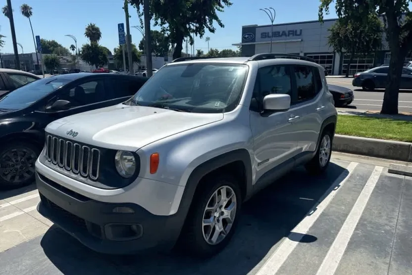 2017 Jeep Renegade Latitude North Edition photo 1