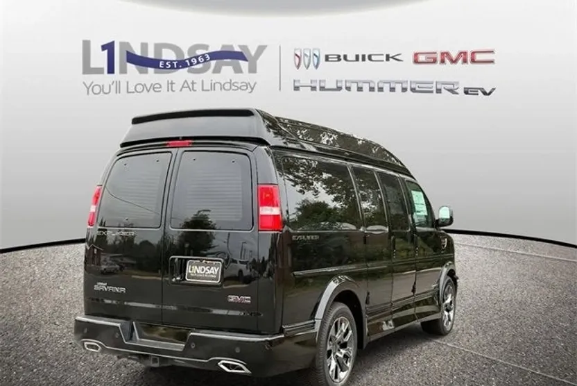 2025 Gmc Savana Cargo 2500 photo 1