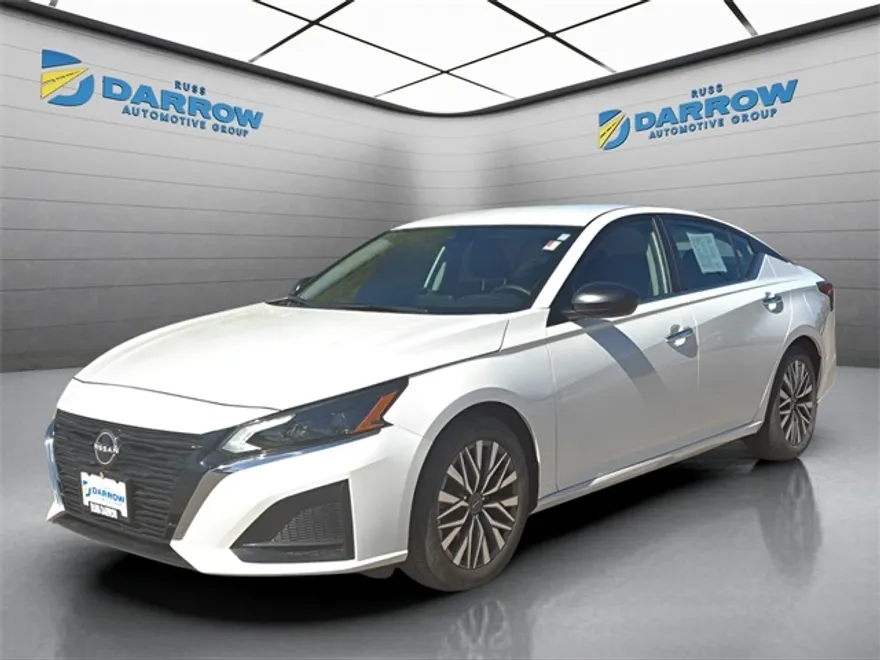 2024 Nissan Altima 2.5 SV photo 1