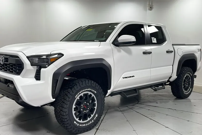 2025 Toyota Tacoma TRD Off-Road Double Cab photo 1