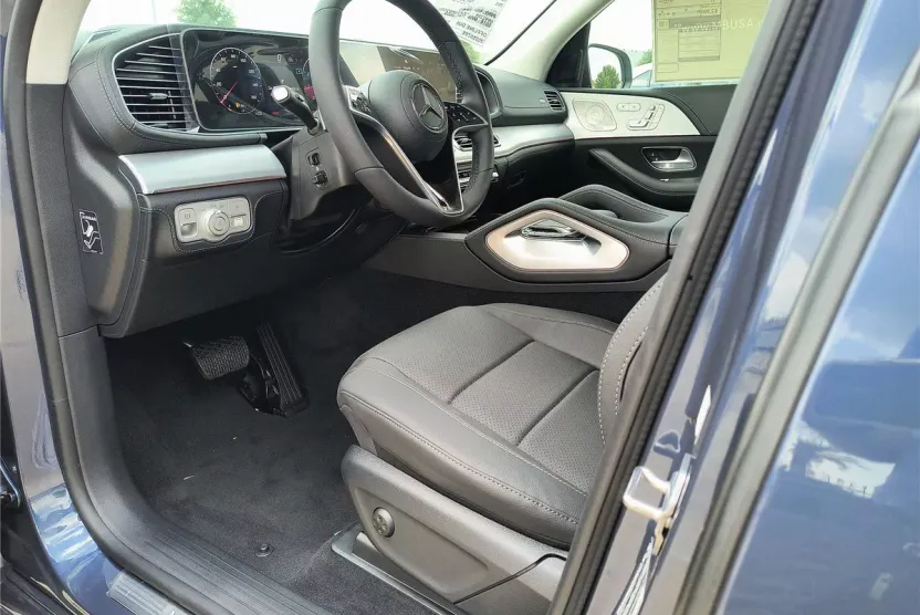 2025 Mercedes Benz GLE 350 4MATIC photo 1
