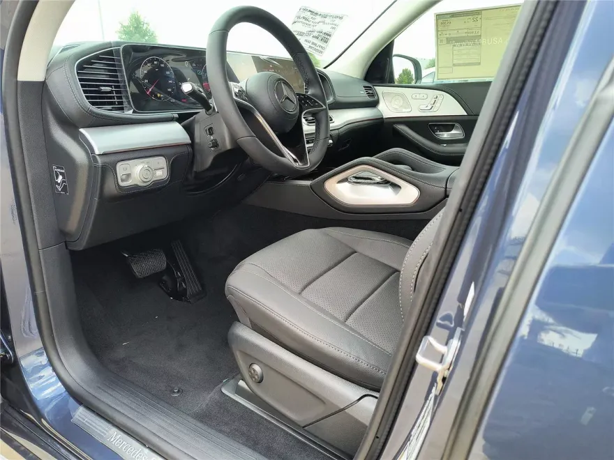 2025 Mercedes Benz GLE 350 4MATIC photo 1