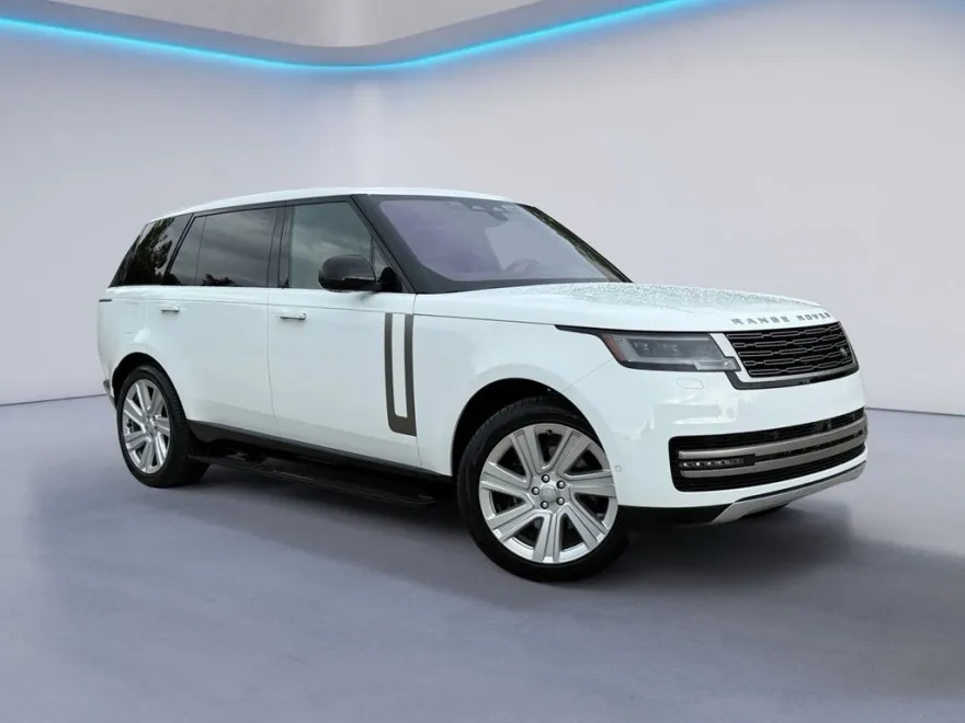 2023 Land Rover Range Rover SE photo 1