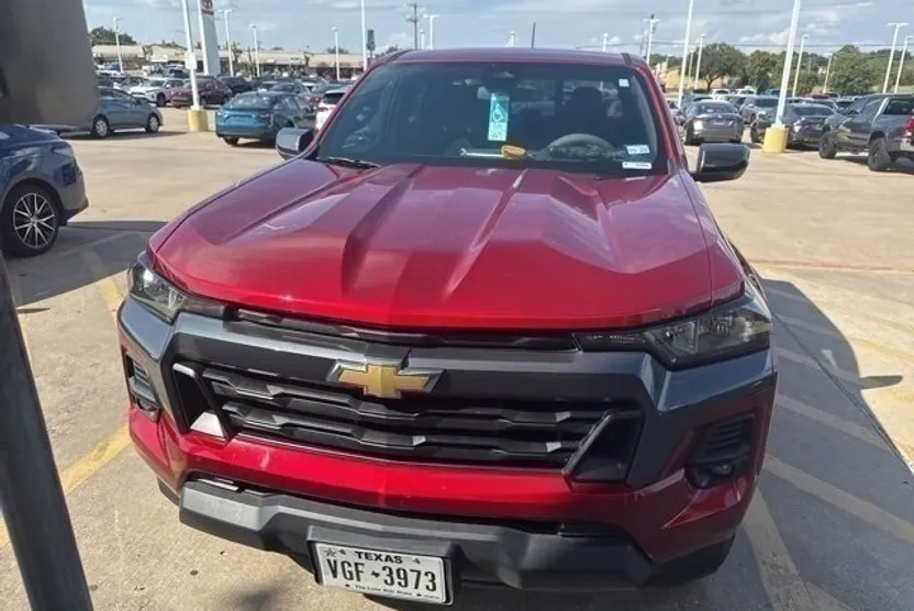 2023 Chevrolet Colorado LT photo 1