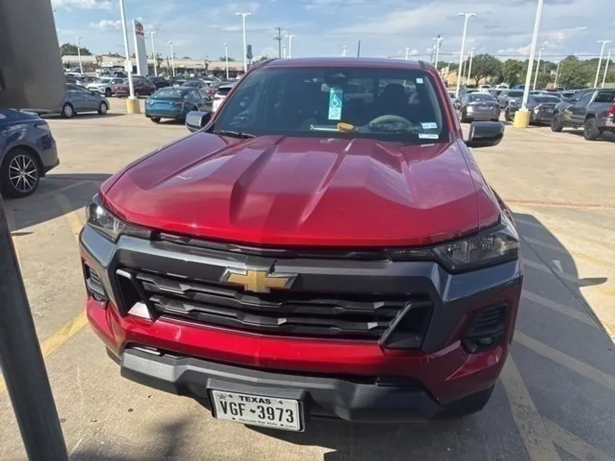 2023 Chevrolet Colorado LT photo 1