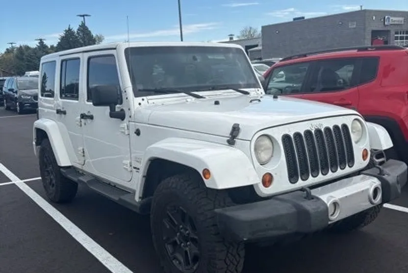 2013 Jeep Wrangler Unlimited Sahara photo 1
