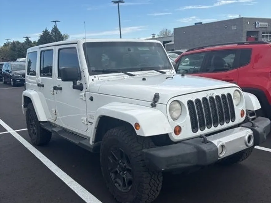 2013 Jeep Wrangler Unlimited Sahara photo 1