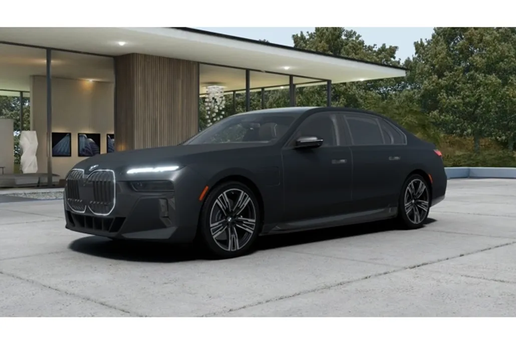2026 Bmw 750e photo 1