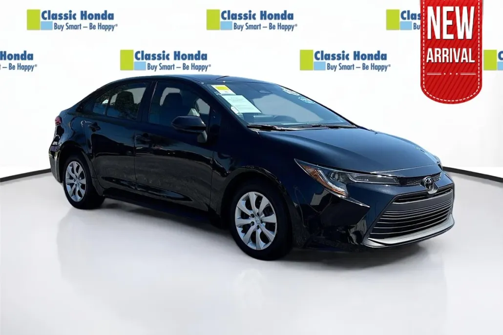 2024 Toyota Corolla LE photo 1