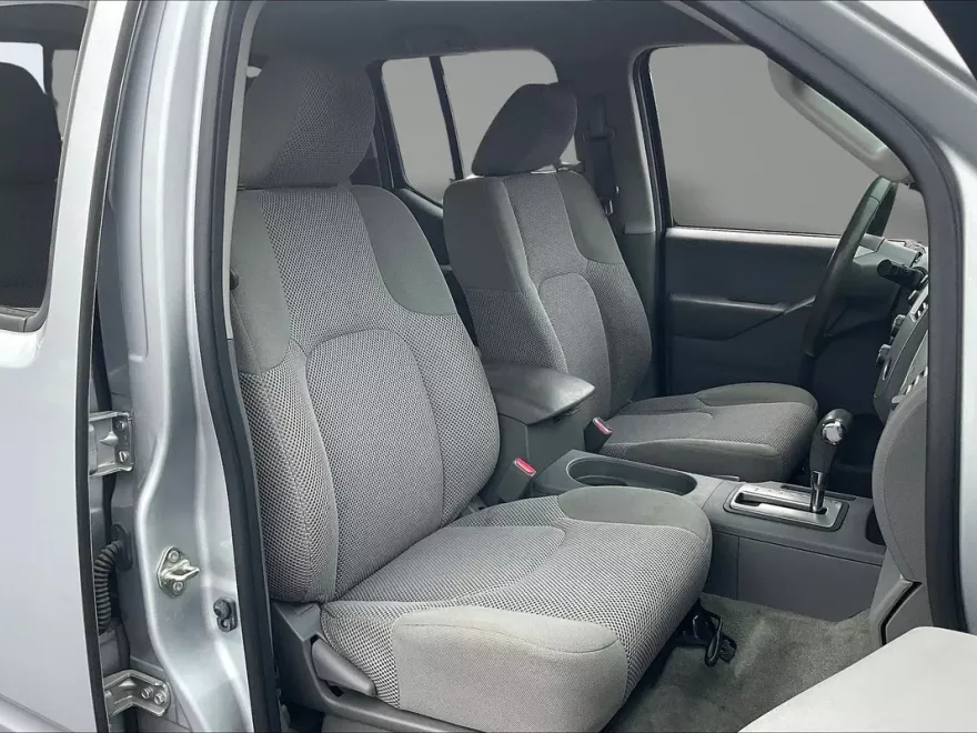 2017 Nissan Frontier SV photo 7