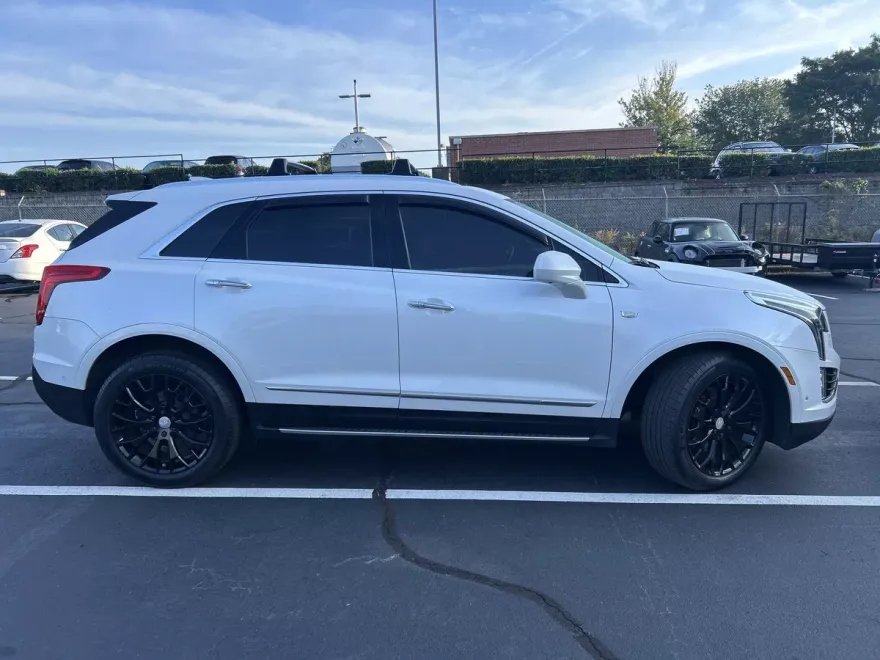 2017 Cadillac XT5 Platinum photo 1