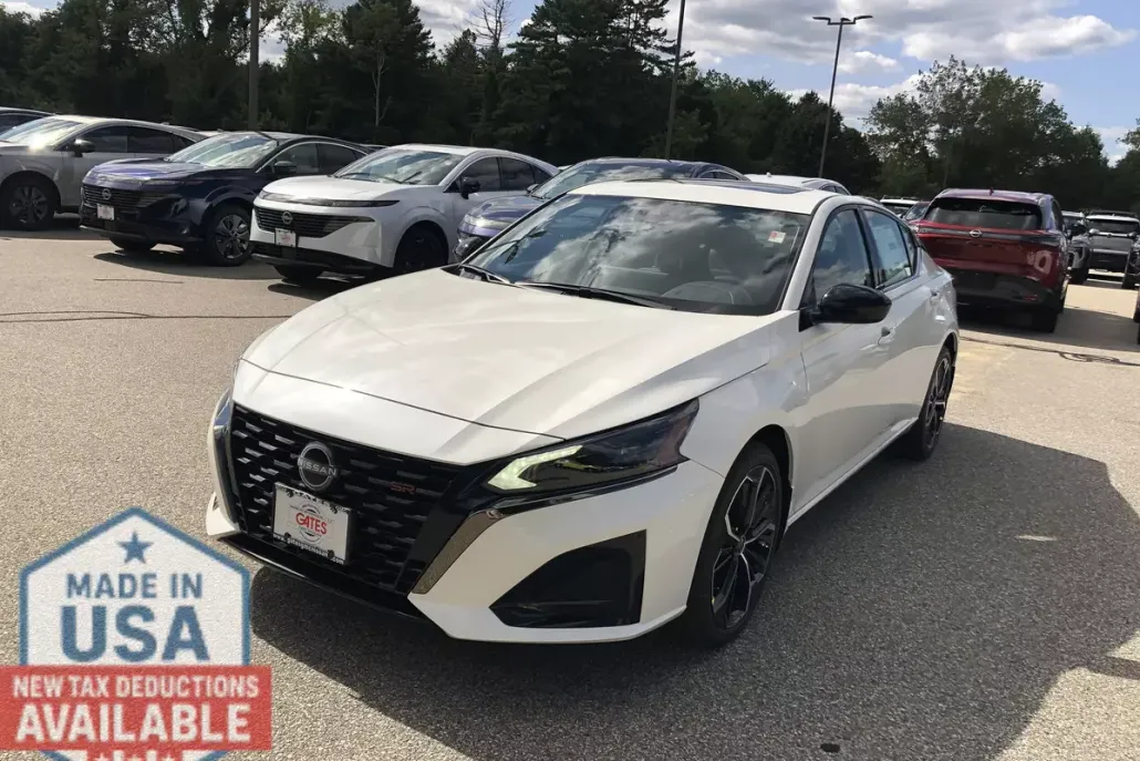 2025 Nissan Altima SR photo 1