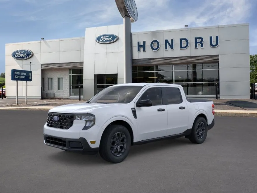 2025 Ford Maverick XLT photo 1