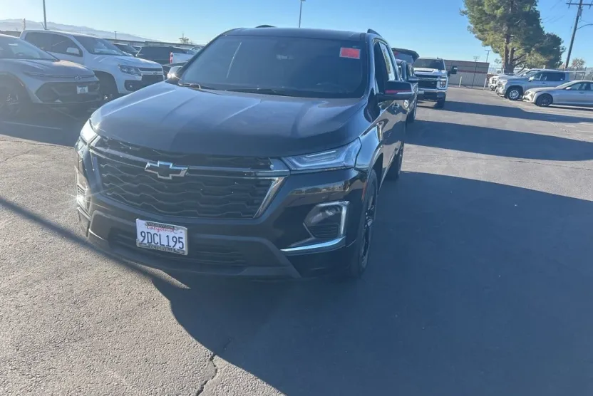 2023 Chevrolet Traverse Premier photo 1