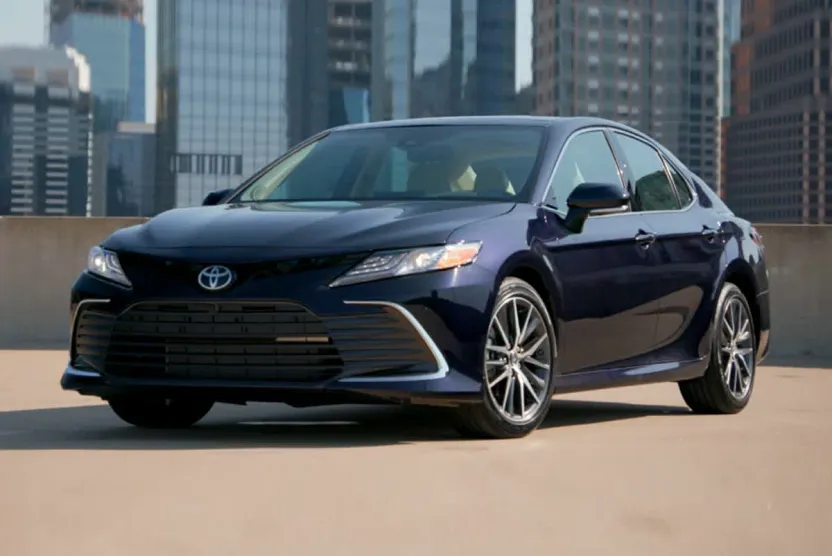 2024 Toyota Camry SE photo 1